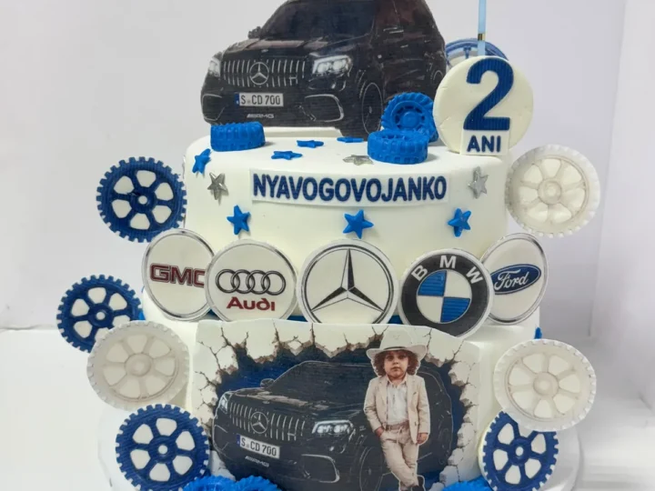 Tort Mercedes pentru aniversarea de 2 ani